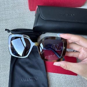 BRAND NEW VALENTINO LOGO SUNGLASSES